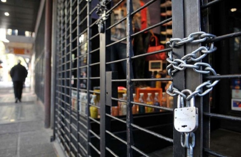 local_cerrado_comercio_persiana_baja.jpg_1972027721